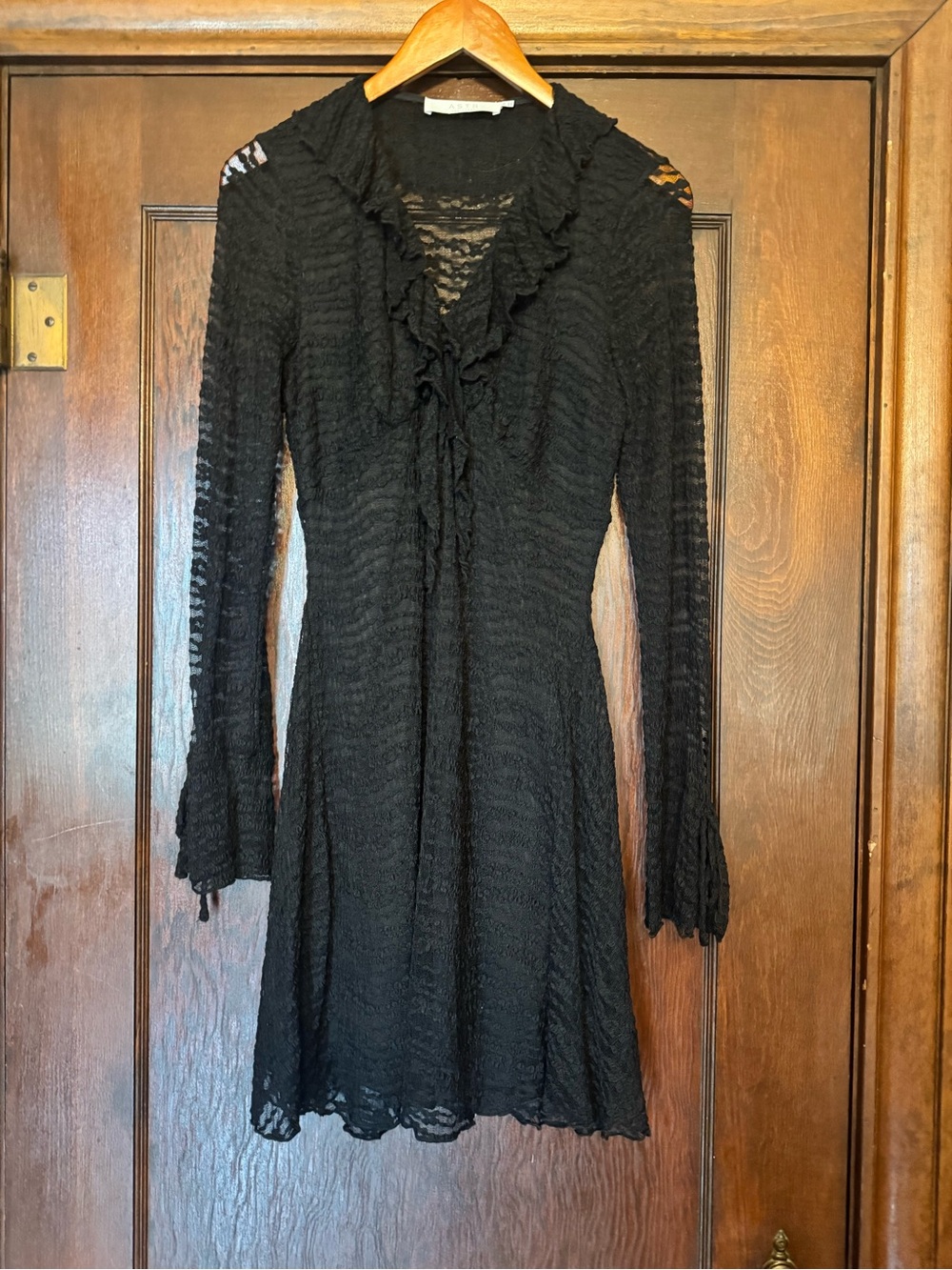 Women’s ASTR the Label Black Ruffle-Front Long Sleeve Stretch Lace Dress-M
